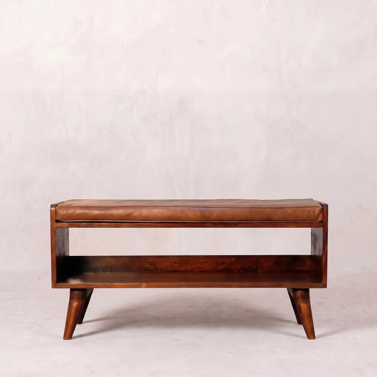 Chestnut Bench with Brown Leather Seatpad